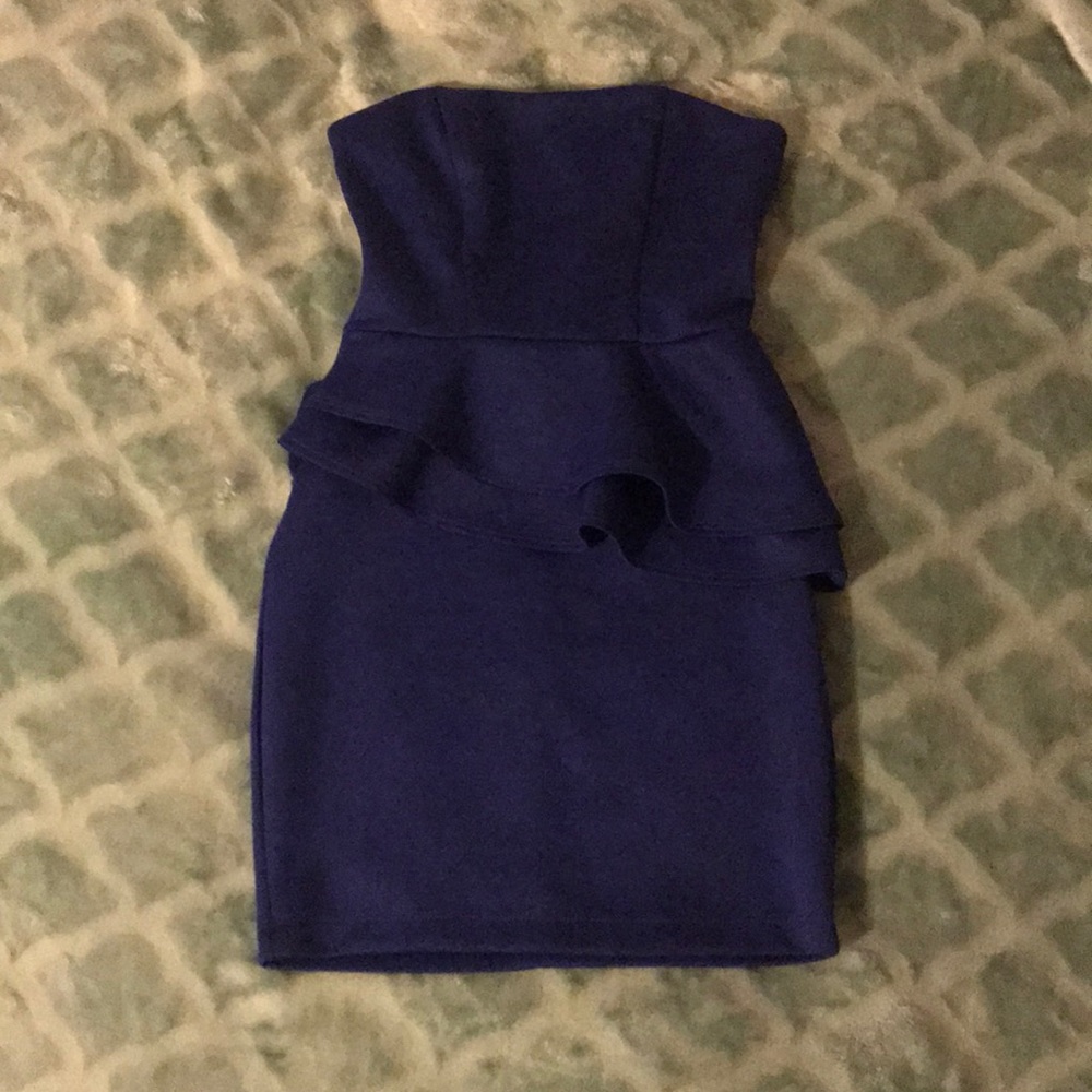 Blue strapless dress